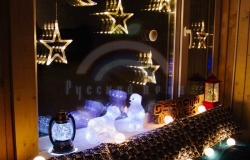Декоративный фонарь с эффектом снегопада и подсветкой «Снеговики», белый